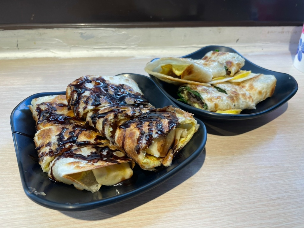 [食記] 蛋餅系必訪早餐 台南五妃街鐵牛早餐車