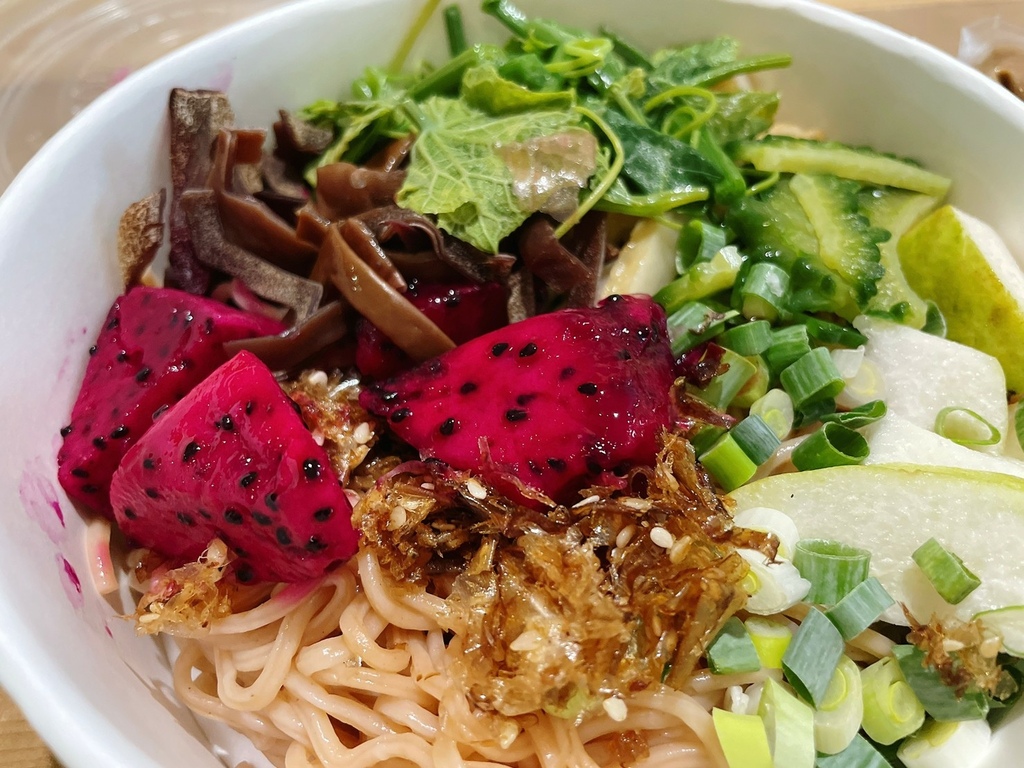 [食記] 台南炎夏清涼開胃 老魯記魯八寶涼麵 