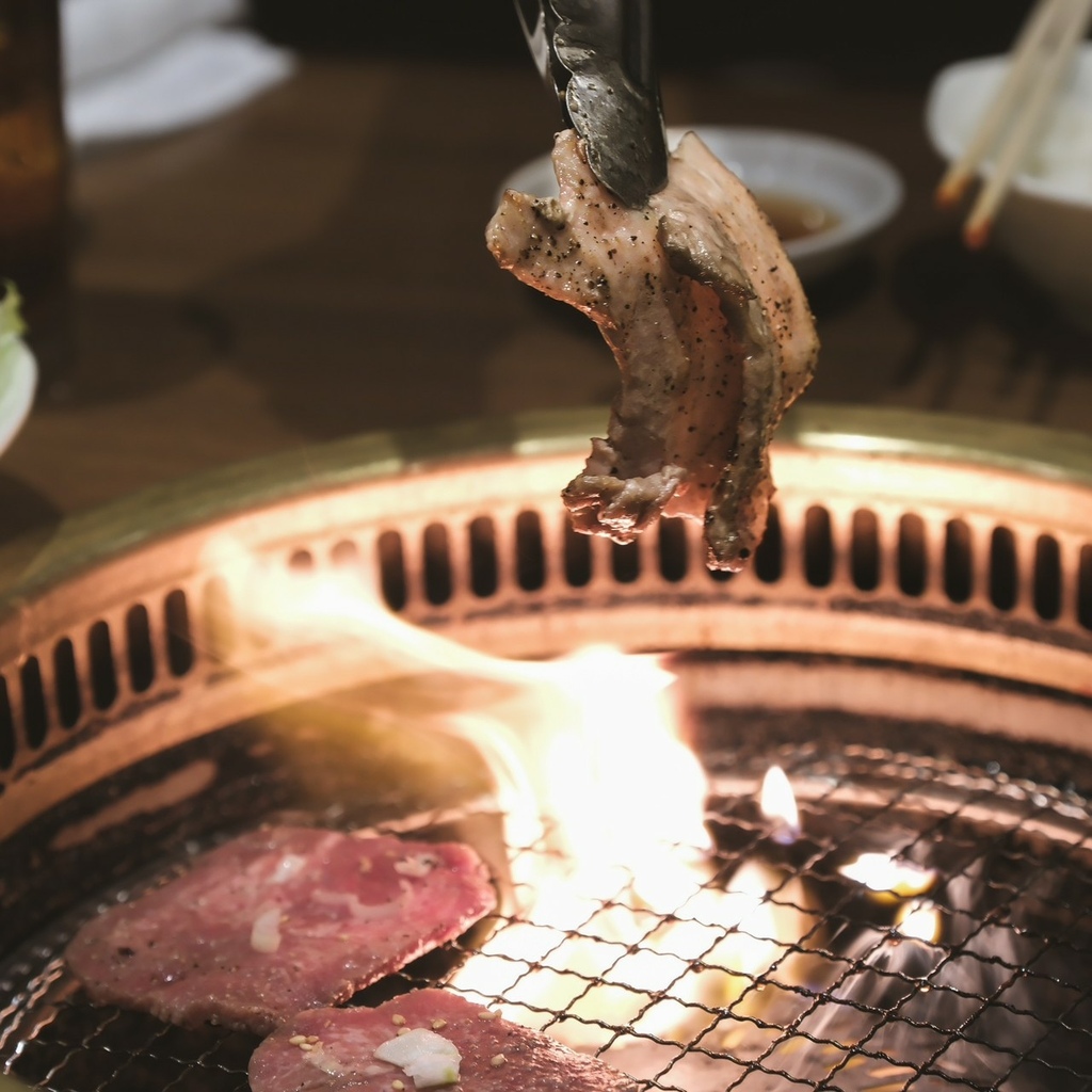 [食記] 日本鷹谷站高貴不貴的和牛焼肉 鶯谷園