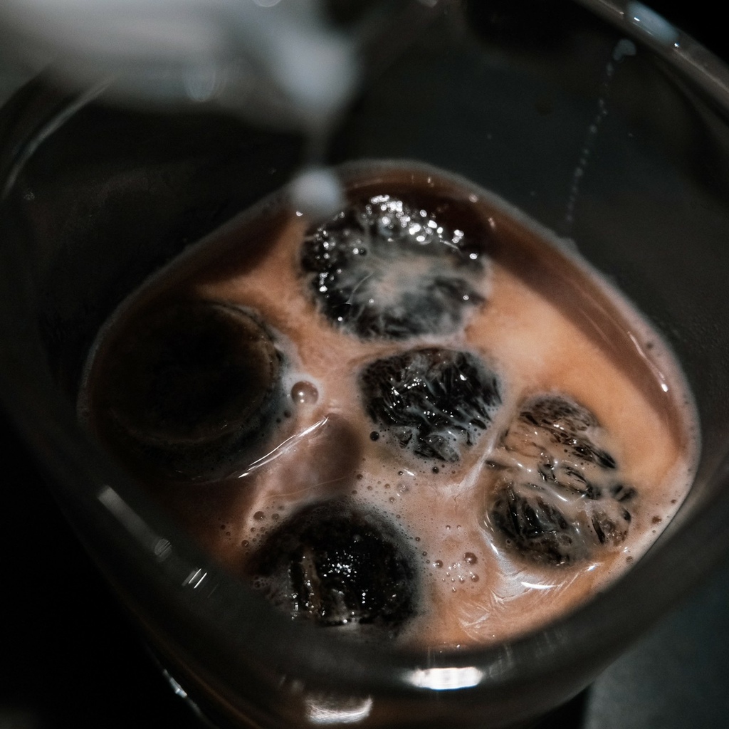 [食記] 台南萃行咖啡館回來了 咖啡廳也有萬象