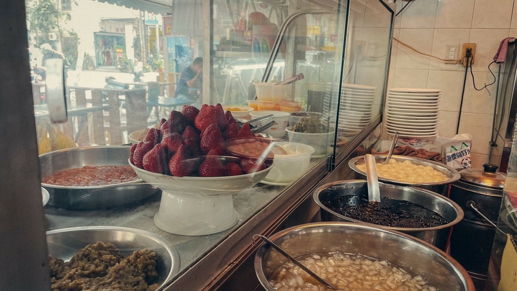 [食記] 台南老派的浪漫 名信木瓜牛奶 雪淇冰