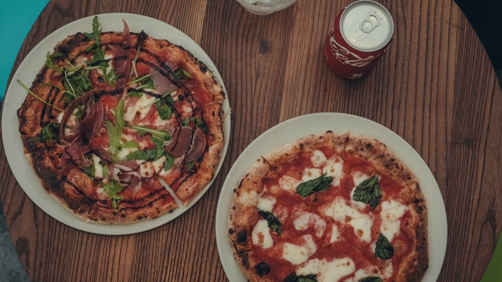 [食記] 台南甘單咖啡旁野營風黑犬披薩 