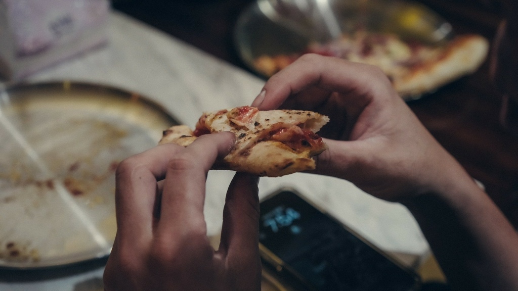 [食記] 台南後甲市場手作酥鬆窯烤的紅眼披薩 