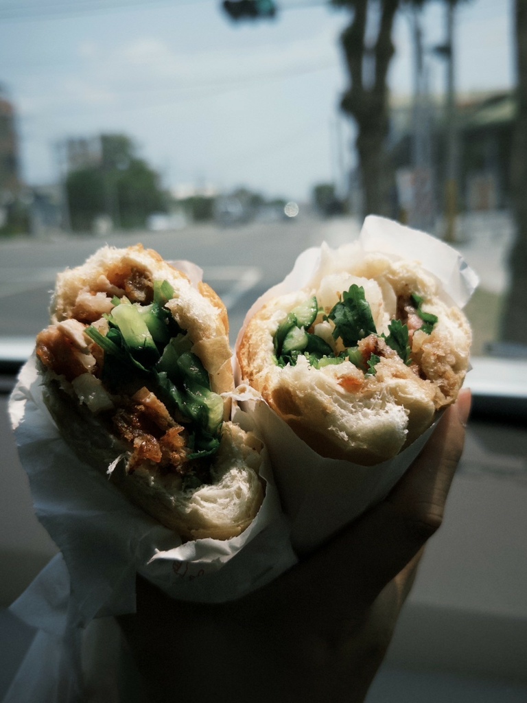 [食記] 台南佳里云瑄越南脆皮烤豬酥到掉屑！