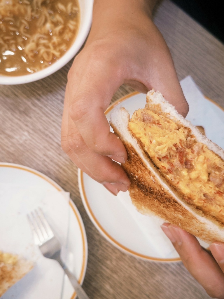 [食記] 北角老字號渣華茶冰廳 雞蛋鹹牛肉三文治