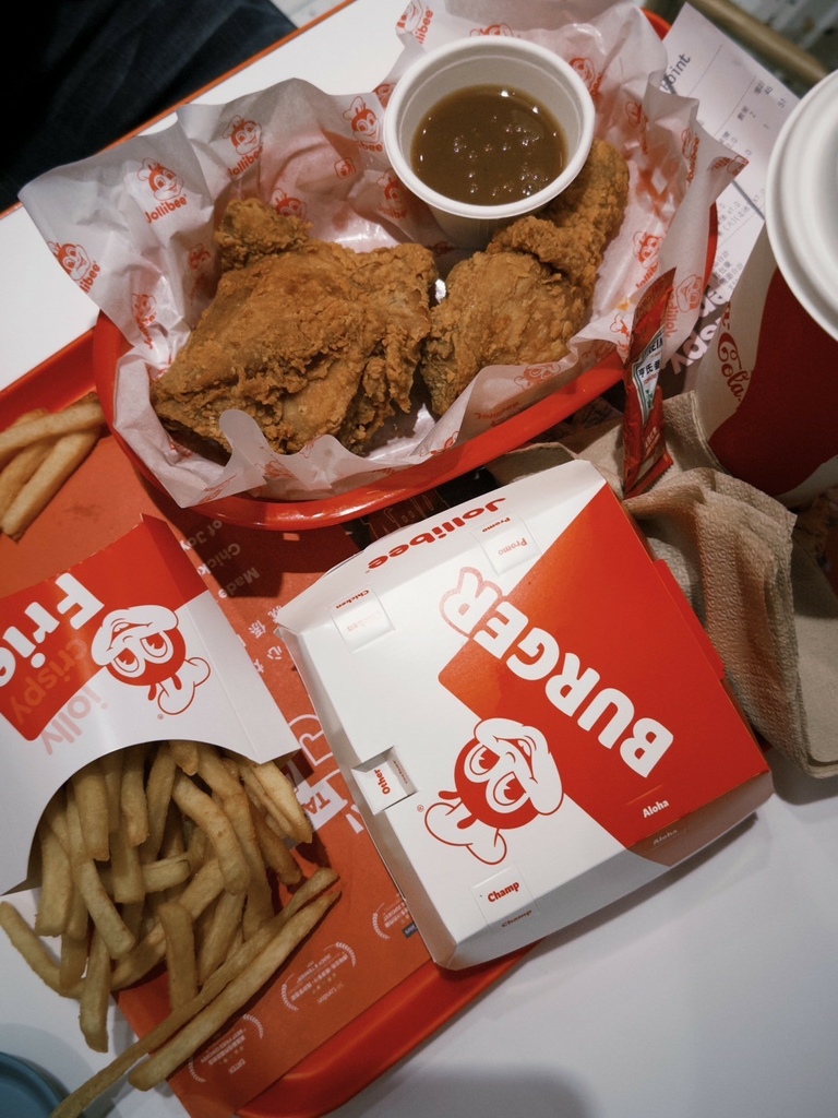 【香港 北角】香港 Jollibee 速食店｜必吃菲式炸雞與