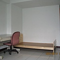 床與書桌.JPG