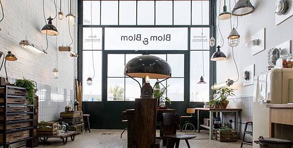 blom01.jpg blom01.jpg