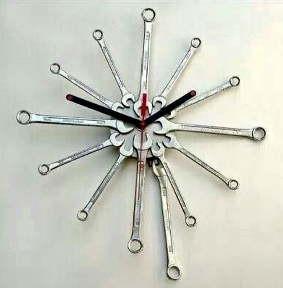 tool clock.jpg