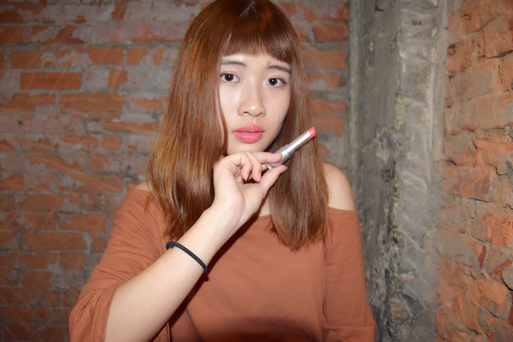 無色限粉霧保濕唇膏-00 IMG_4887.JPG