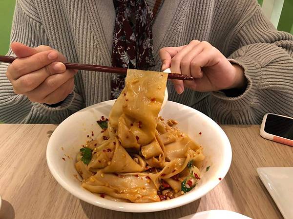 陝西酸辣油潑麵 陝西酸辣油潑麵