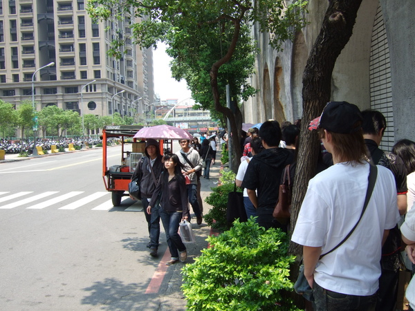排隊人潮 排隊人潮