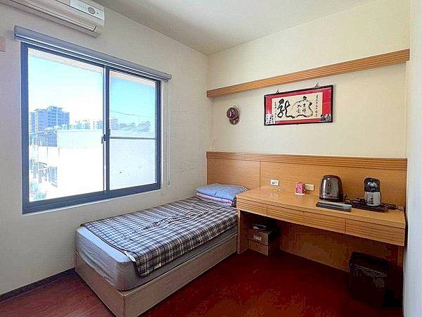 LINE_ALBUM_太子西雅圖 (AI去雜物)_250822_3.jpg LINE_ALBUM_太子西雅圖 (AI去雜物)_250822_3.jpg