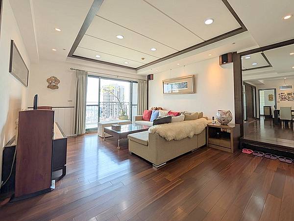 PXL_20250925_061738565.jpg PXL_20250925_061738565.jpg