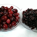 「蔓越莓饅頭」選用原料: 1.加拿大進口-Nature's Touch有機冷凍蔓越莓新鮮果粒。 2.美國進口-Ocean Spray Craisins蔓越莓乾。