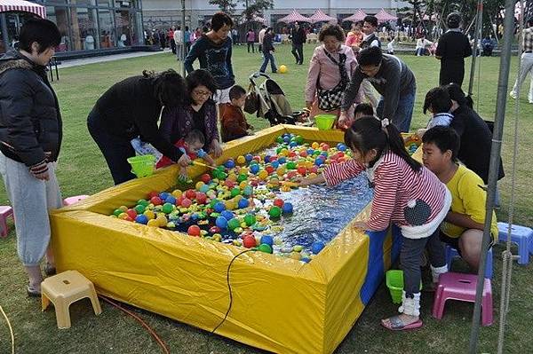 親子釣魚樂.JPG