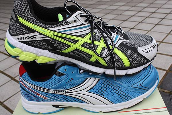 Diadora DA3AMR8756 亞瑟士比較