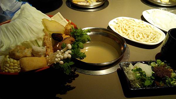 安和路 家一鍋 菜盤 (1).jpg