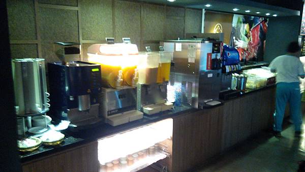 Nabe Kamana 鎌奈鍋 壽喜燒 飲料區