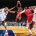 麥可.喬丹(Michael Jordan) 後仰跳投(fadeaway jumper)