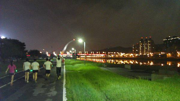2014台北星光馬拉松 夜景2