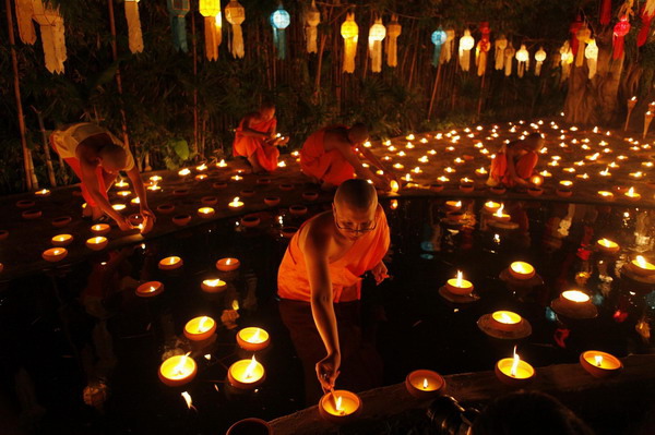 『水燈節』Loy Krathong Festival