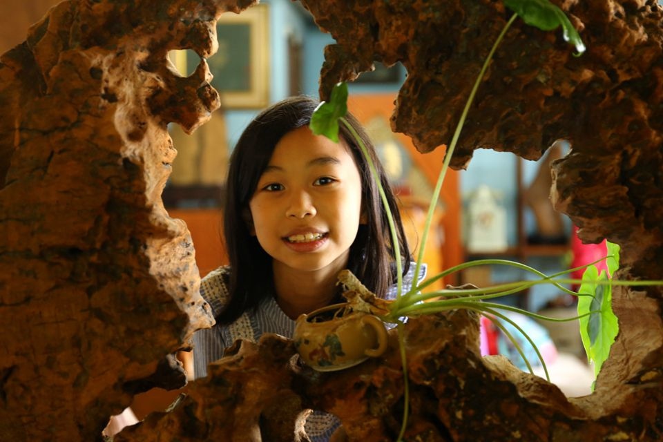 集集景點一日遊-秋水緣影雕工作室-室內藝品展示空間