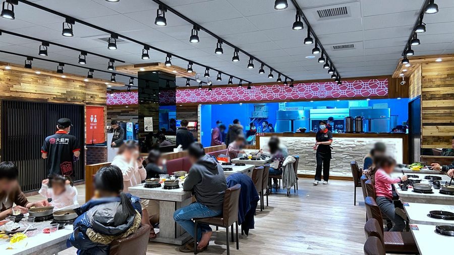 草屯火鍋餐廳【六扇門時尚湯鍋】-內部用餐空間