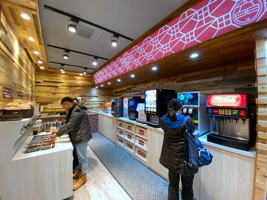 草屯火鍋餐廳【六扇門時尚湯鍋】-自助吧 草屯火鍋餐廳【六扇門時尚湯鍋】-自助吧