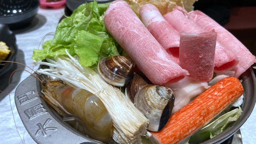 草屯火鍋餐廳【六扇門時尚湯鍋】-海鮮鍋 草屯火鍋餐廳【六扇門時尚湯鍋】-海鮮鍋