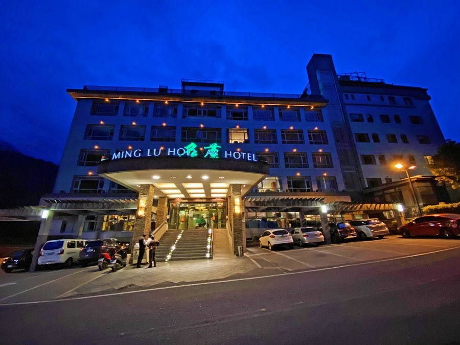 廬山溫泉住宿-名廬假期大飯店-大門口