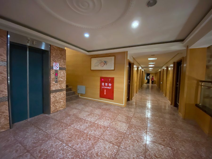 廬山溫泉住宿-名廬假期大飯店-電梯及客房走道