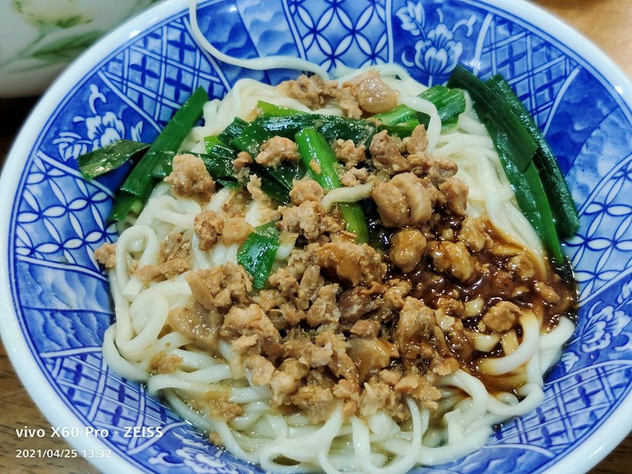 南投市美食小吃-老何麵担-南投意麵