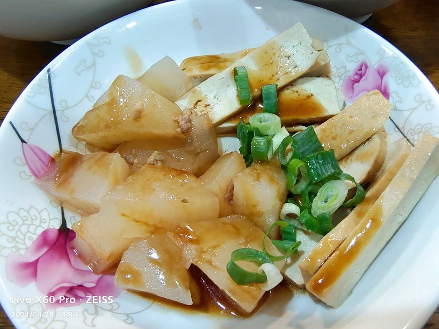 南投市美食小吃-老何麵担-滷菜頭+豆干