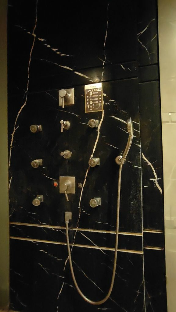 台南住宿-激情密碼藝術商旅汽車旅館-客房衛浴設備