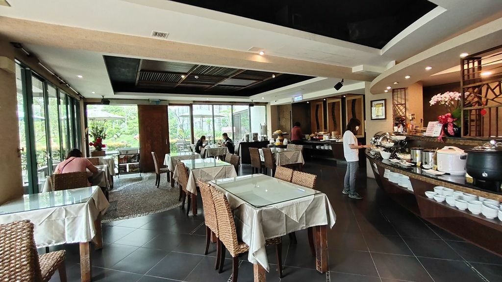 台南住宿-激情密碼藝術商旅汽車旅館-餐廳用餐空間