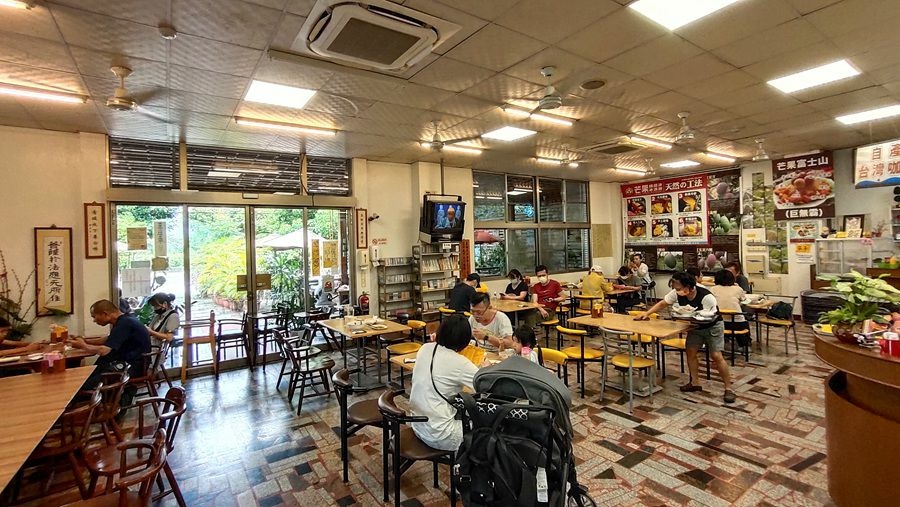 台南玉井素食-愛文鄉冰島餐廳-室內座位有冷氣