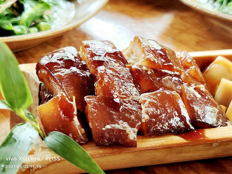 溪頭美食-小半天竹棧餐廳-竹筍控肉 溪頭美食-小半天竹棧餐廳-竹筍控肉