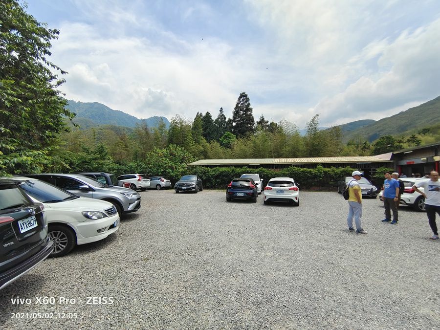 溪頭美食-小半天竹棧餐廳-停車場 溪頭美食-小半天竹棧餐廳-停車場