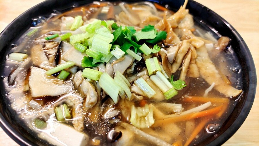南投市好吃-家傳素食麵館