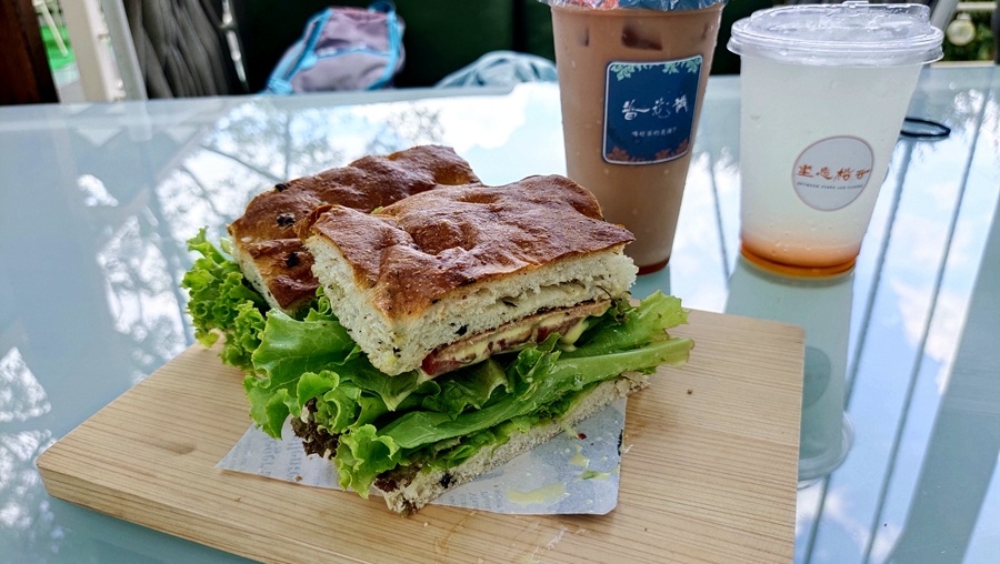 日月潭素食餐廳-坐忘松云