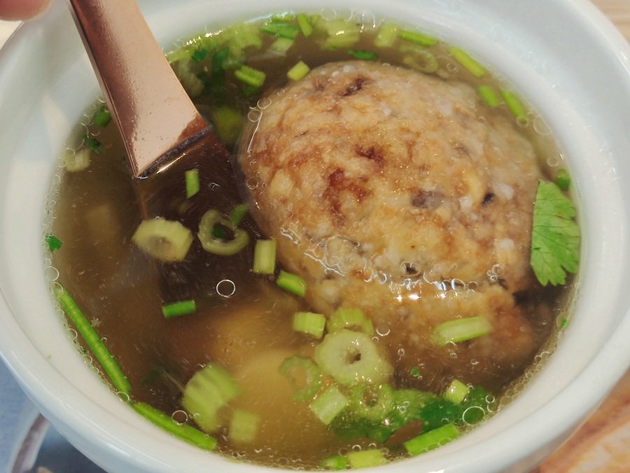 芳珍蔬食-獅子頭湯 芳珍蔬食-南投市南陽店