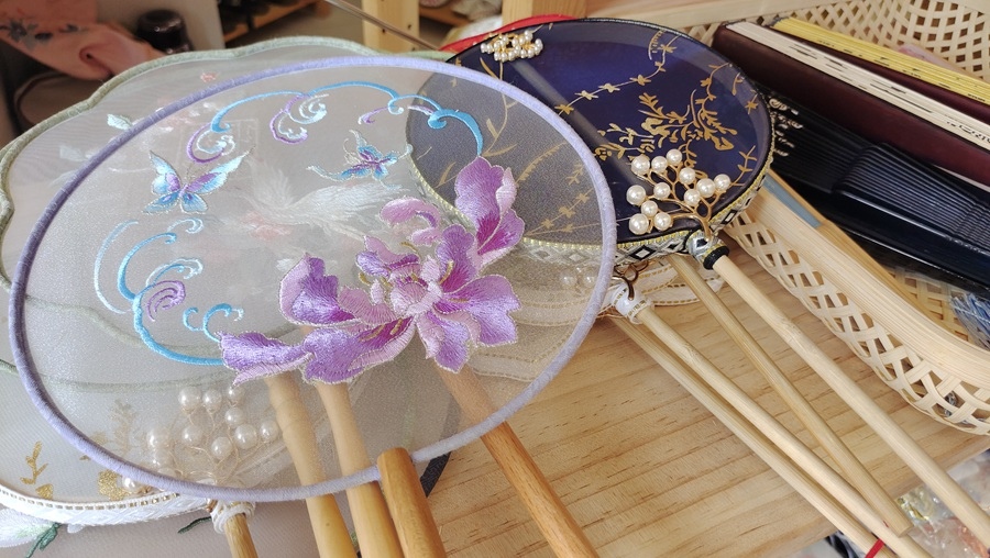 塩太郎的家- 漢服和服體驗-扇子配件 塩太郎的家- 漢服和服體驗-扇子配件