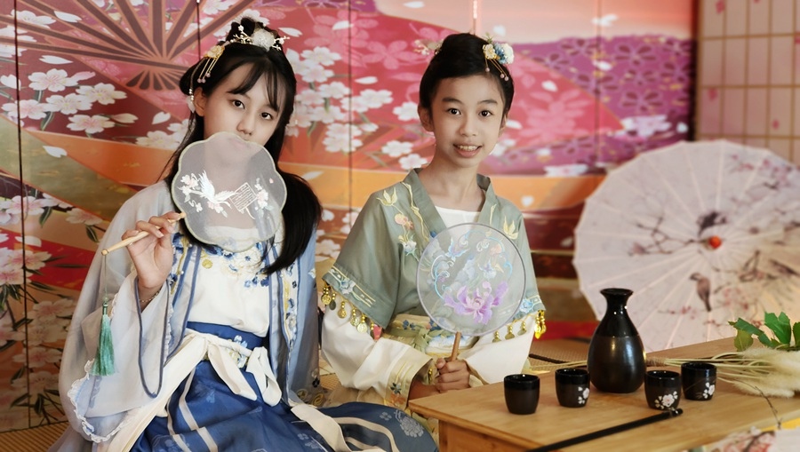 塩太郎的家- 漢服和服體驗-室內棚拍 塩太郎的家- 漢服和服體驗-室內棚拍