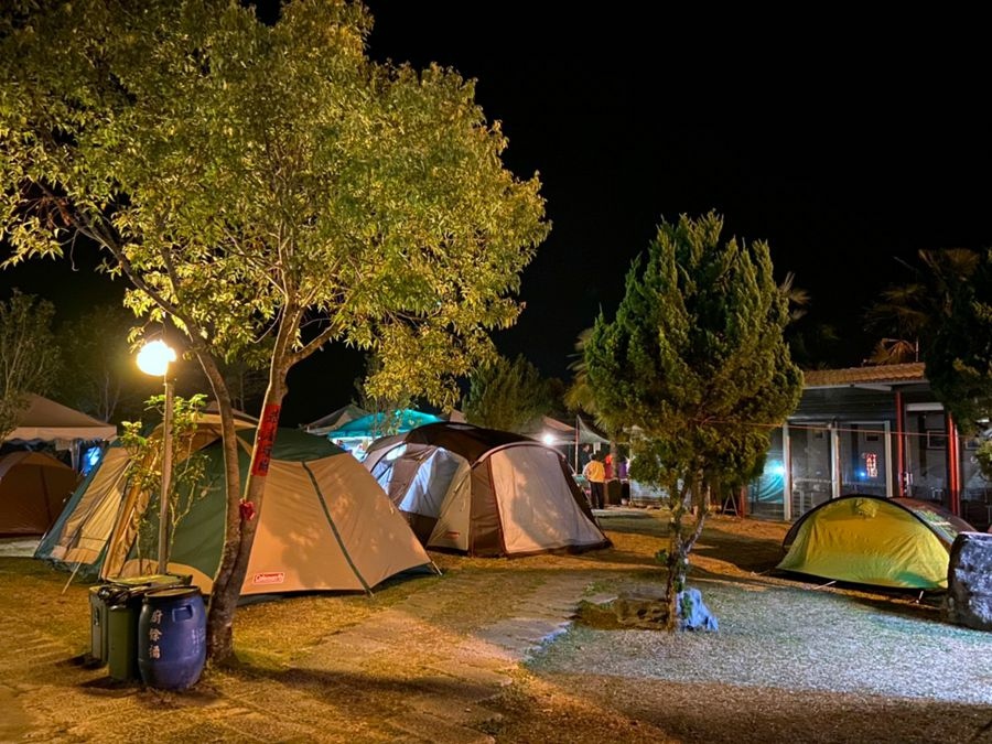 阿里山雲景露營區-夕陽雲海宛若仙境美景,阿里山林深深森呼吸.