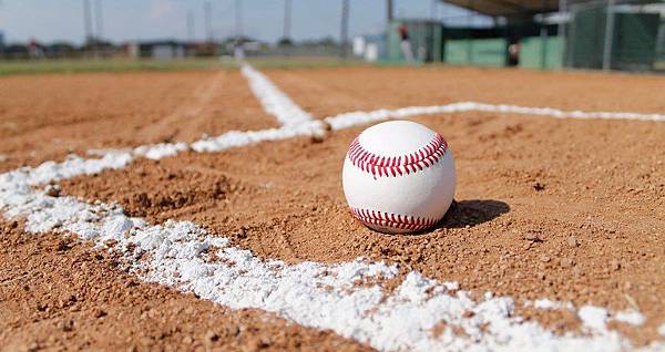 baseball-field-1563858_1280