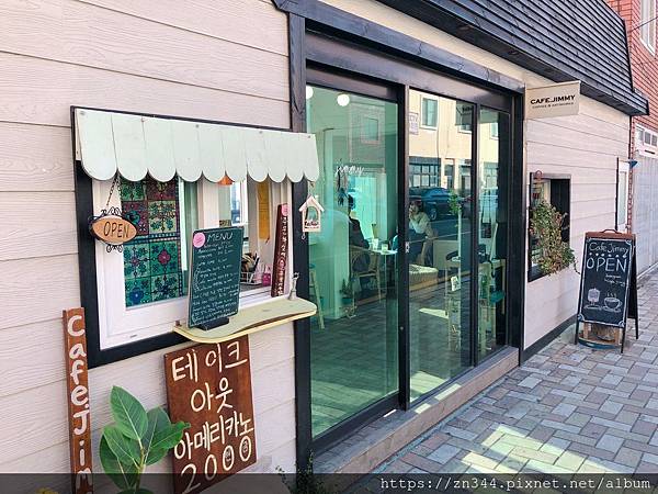 UNADJUSTEDNONRAW_thumb_37d6.jpg UNADJUSTEDNONRAW_thumb_37d6.jpg