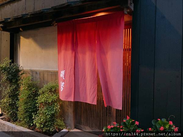 UNADJUSTEDNONRAW_thumb_4ab1.jpg UNADJUSTEDNONRAW_thumb_4ab1.jpg