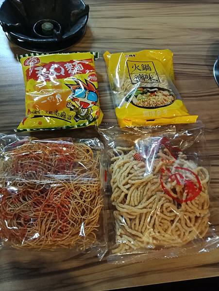 【新營美食】鼎皇一鍋一燒，冰淇淋、爆米花吃到飽