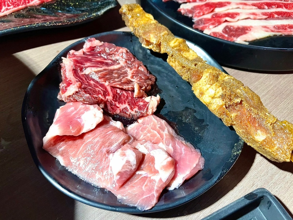 食記 ཾ名炙炭火燒肉༺新北三重｜頂級燒肉、海鮮燒烤吃到飽